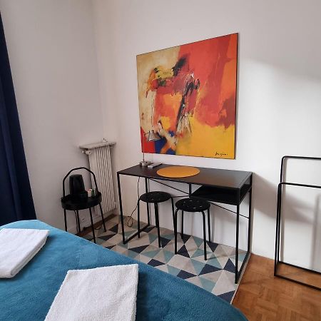 Double Bed Room Homestay Shared Accommodation パリ エクステリア 写真
